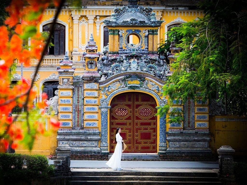 Experience Vietnam’s heritage with work visa-prepared tours